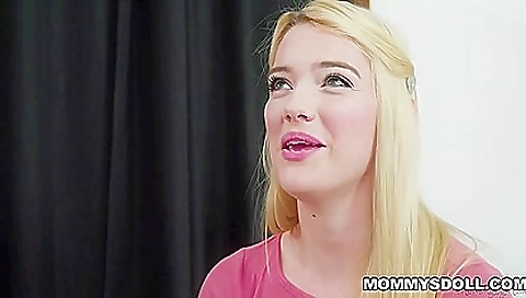 Sexy blonde gasp with a sexy fashionable and realis