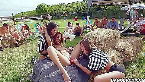 Field Fucking Day With Jamie Valentine, Lizz Tayler And Trinity St Clair